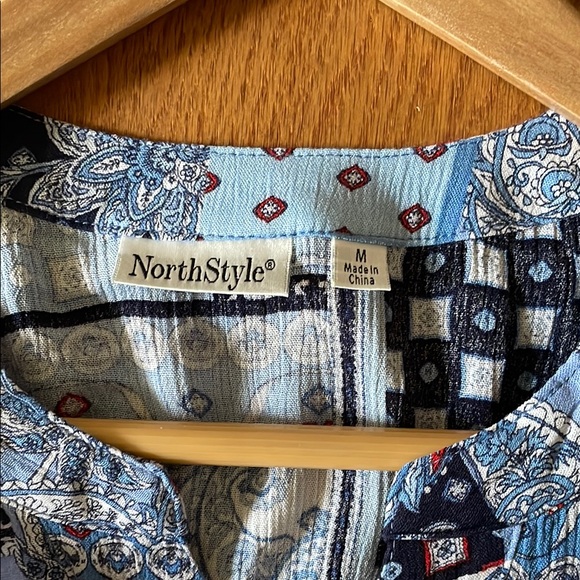 Northstyle Brand.White-blue patches Sleeveless Mandarin Collar, 100% RayonBlouse - Picture 3 of 9